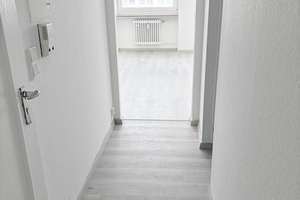 Helle 1 Zimmer-Wohnung mit Aufzug in Nürnberg – Allesberger Straẞe 76, 90461 Galgenhof, Nürnberg – Vorschaubild 4