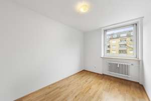 Attraktive 3-Zimmer-Wohnung mit EBK und Top-Anbindung – Nähe BMW & Petuelring – 80809 Am Riesenfeld, München – Vorschaubild 8