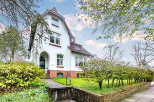 Großzügigkeit und exklusives Wohnambiente: 
"Gründerzeitvilla mit Traumhaus-Potenzial" – Die vollständige Adresse der Immobilie erhältst du vom Anbieter., 21029 Bergedorf (Ortsteil), Hamburg – Vorschaubild 2