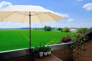 Wunderbar helle 3 Zimmer  DG Wohnung mit Fernblick zu jeder Jahreszeit