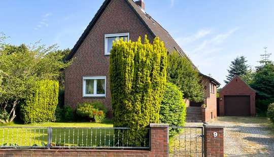 Bild von Charmantes, freistehendes Ein- /Zweifamilienhaus mit Garten, Keller, Garage auf schönem Grundstück!
