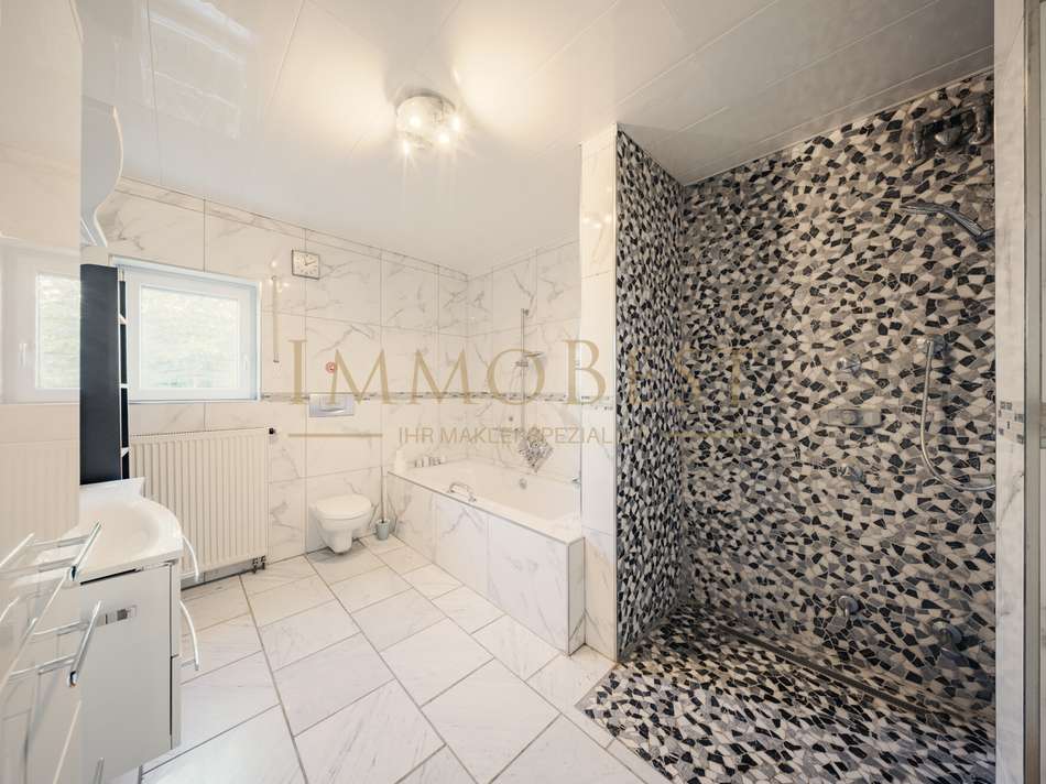 Badezimmer EG