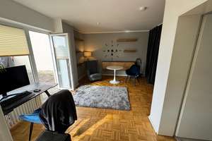 Penthouse-Flair: Helles 1-Zimmer-Penthouse mit 61,46  m² (49,46 m²) und einer 48 m²  großen Terrasse