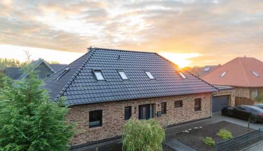 Bild von Großzügiger Bungalow mit Garage und moderner Ausstattung