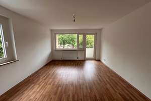 Helle 3-Zimmer-Wohnung mit Balkon in Nürnberg Langwasser – Rauschbergweg 1, 90471 Langwasser Nordwest, Nürnberg – Vorschaubild 1