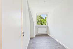 Lichtdurchflutete Dachgeschoss-Oase - Ruhe & Privatsphäre in Klein Flottbek – Die vollständige Adresse der Immobilie erhältst du vom Anbieter., 22609 Osdorf, Hamburg – Vorschaubild 22