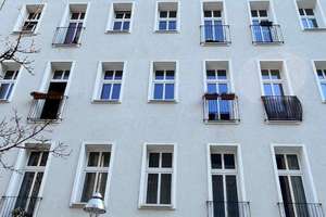 helle 4 Zimmer im Gartenhaus – Berlichingenstraße 4, 10553 Moabit, Berlin – Vorschaubild 2