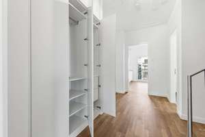 Traumhafte Duplexwohnung in den exklusiven Heinrich-Heine-Gärten – Die vollständige Adresse der Immobilie erhältst du vom Anbieter., 40549 Heerdt, Düsseldorf – Vorschaubild 9