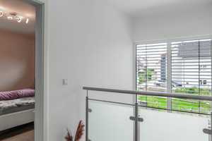 Neuwertiges, freistehendes Einfamilienhaus mit Anbau, zeitlose & stilvolle Ausstattung und Garten – Kaiserslautern (Kreis) – Vorschaubild 30