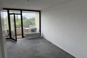Helle 1-Zimmer Wohnung mit Balkon und PKW Stellplatz – Bindingweg 1, 30539 Bemerode, Hannover – Vorschaubild 2