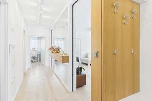 Neuwertige 4-ZKB-Erdgeschoss-Wohnung mit XXL-Terrasse, Einbauküche und Tiefgaragen-Stellplatz! – Die vollständige Adresse der Immobilie erhältst du vom Anbieter., 85053 Südost, Ingolstadt – Vorschaubild 9