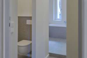 GROßE 3 RAUM ,BALKON,AUFZUG,DUSCHE,WANNE,PARKETT – 10405 Prenzlauer Berg, Berlin – Vorschaubild 15