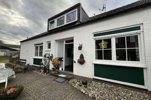 Geräumiges Einfamilienhaus mit Einliegerwohnung, Garage und großem Grundstück  (Erbpacht) in Balve – Die vollständige Adresse der Immobilie erhältst du vom Anbieter., 58802 Balve – Vorschaubild 2