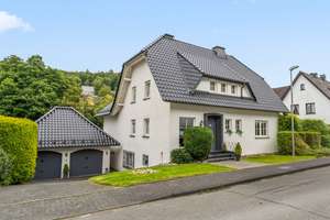 Großzügiges Anwesen in Olper Stadtnähe! – Die vollständige Adresse der Immobilie erhältst du vom Anbieter., 57462 Olpe – Vorschaubild 1