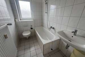 Schöne Wohnung zu sofort - 3 Zi.-Whng.- mit Balkon - Duisburg Rheinhausen – Brahmsstraße 26, 47226 Rheinhausen-Mitte, Duisburg – Vorschaubild 2