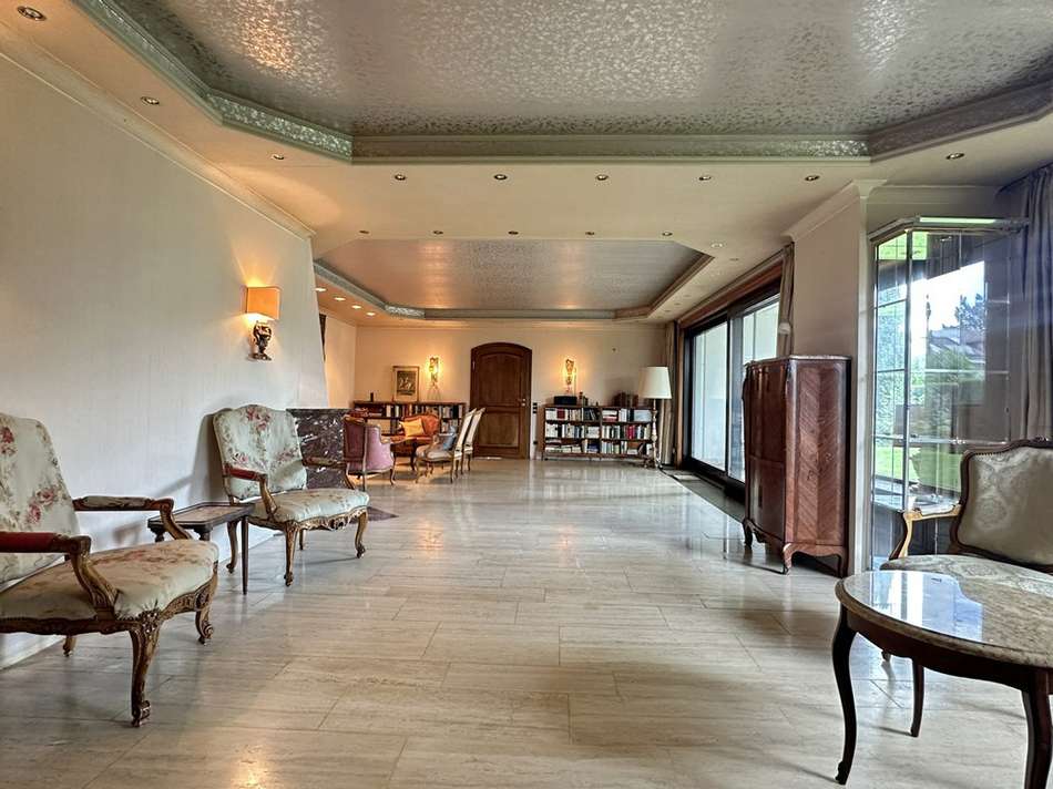 Wohnraum mit Kaminplatz