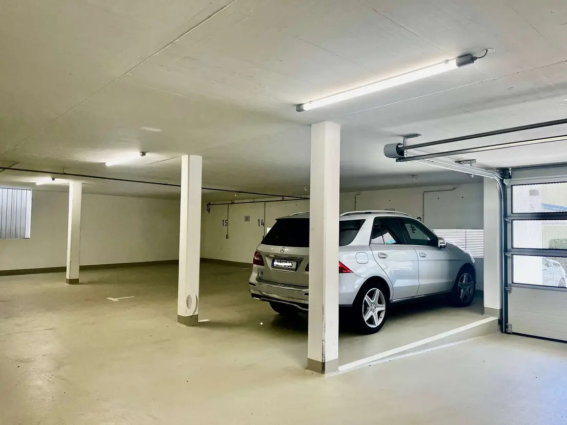 Charmante neuwertige Wohnung mit sehr schöner Küche und großem Balkon — photo 3
