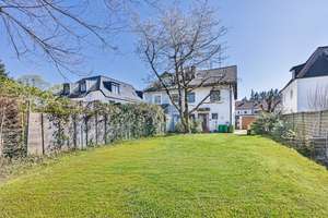 Wohnen mit Freiraum: Doppelhaushälfte mit weitläufigem Garten in ruhiger Lage – Die vollständige Adresse der Immobilie erhältst du vom Anbieter., 81245 Altaubing, München – Vorschaubild 2