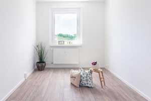 Große 4-Raum-Wohnung mit Balkon – Ludwig-Kühn-Str. 9, 9123 Chemnitz – Vorschaubild 4
