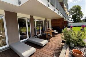 Wohnen 
auf hohem Niveau
Stilvolle Eigentumswohnung
mit großzügigem Garten 
in  D-Unterbach – Die vollständige Adresse der Immobilie erhältst du vom Anbieter., 40627 Unterbach, Düsseldorf – Vorschaubild 3