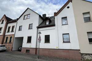 - Großzügiges Ein-/Zweifamilienhaus in ruhiger Lage von Koblenz-Rübenach -