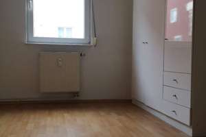 Helle 3,5-Zimmer Erdgeschosswohnung mit Terrasse in Zuffenhausen – Elsässerstr. 18, 70435 Zuffenhausen-Hohenstein, Stuttgart – Vorschaubild 3