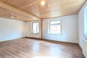Ein- bis Zweifamilienhaus mit kleinem Garten + Doppelgarage + Nebengebäuden! – Die vollständige Adresse der Immobilie erhältst du vom Anbieter., 91257 Pegnitz – Vorschaubild 8