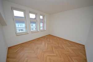 Traumhafte Maisonettewohnung mit 2 Balkonen in einem hochwertig sanierten Altbau !  – Zietenstraße 85, 9130 Chemnitz – Vorschaubild 9