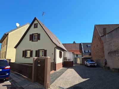 Außergewöhnlich großes Grundstück mit älterem Wohnhaus und Scheune in zentraler, ruhiger Lage von Bü