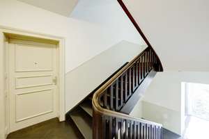 JETZT *Paul & Partner* SCHÖNE ALTBAUWOHNUNG IN MÜNCHENS BESTLAGE! EIN NEUES ZUHAUSE FÜRS NEUE JAHR! – Die vollständige Adresse der Immobilie erhältst du vom Anbieter., 81677 Steinhausen, München – Vorschaubild 3