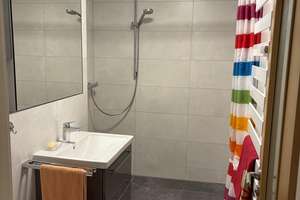 Hochwertig sanierte 2-Zimmer-Wohnung - Tiefgarage, ruhige Lage und Top-Anbindung in Milbertshofen – Milbertshofener Str. 34a, 80807 Milbertshofen, München – Vorschaubild 3