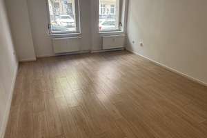 Schöne 3-Zi-Altbau-Whg in Moabit !!! EBK, Badewanne, Laminatböden , teilgewerblich nutzbar !!!