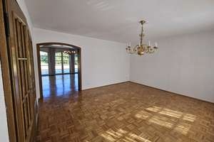 Repräsentative Villa mit riesigem Ausbaupotential - courtagefrei - – Die vollständige Adresse der Immobilie erhältst du vom Anbieter., 50996 Hahnwald, Köln – Vorschaubild 11