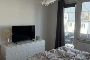 ***EINZIEHEN UND WOHLFÜHLEN - TOLLE 3 ZIMMER WOHNUNG MIT EINBAUKÜCHE UND BALKON*** – Adlerstr. 6, 40211 Pempelfort, Düsseldorf – Vorschaubild 3
