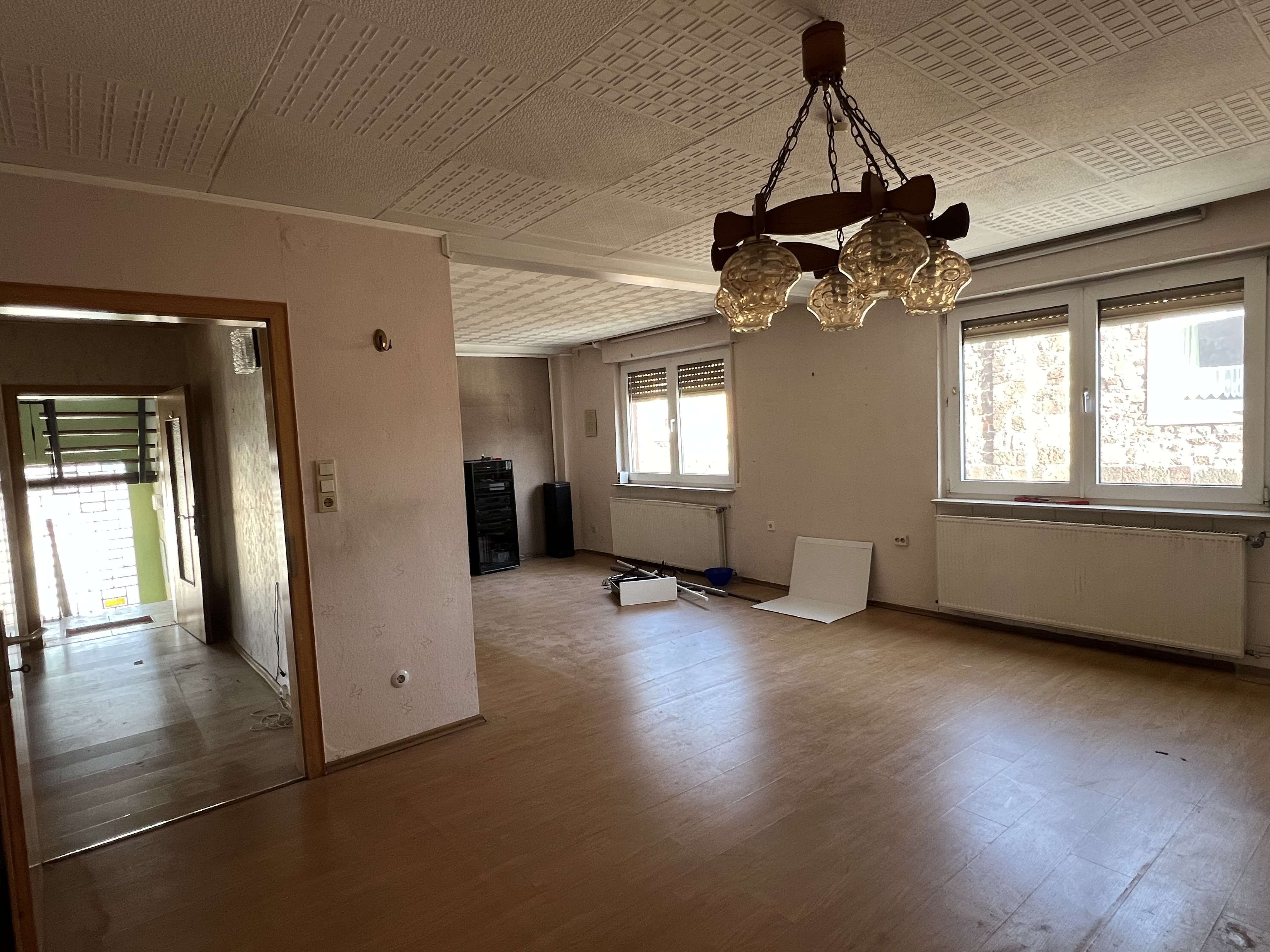 Immobilie in Langenselbold - Sanierungsbedürftiges Mehrfamilienhaus in Langenselbold - Bild 0