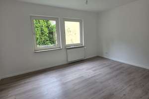 Frisch sanierte zwei Zimmer Wohung mit modernem Badezimmer ! – Alsenstraße 15, 42103 Elberfeld, Wuppertal – Vorschaubild 1