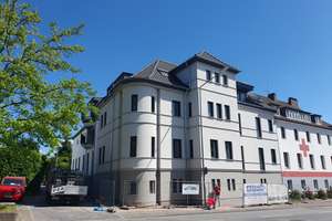 Exklusive 3-Raum-Hochparterre-Wohnung in kernsaniertem Altbau (KFW 70)