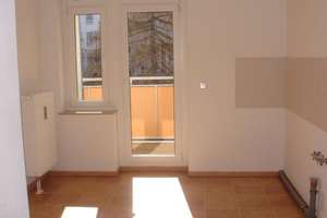 Frei ab 1.4.26 - 3. OG+ Bad mit Wanne + Schlafzi. zum Innenhof – Limbacher Straße 51, 9113 Kaßberg, Chemnitz – Vorschaubild 2