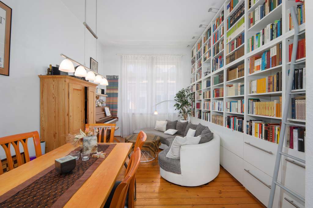 Traumhafte Altbauwohnung mit Stil in zentraler Lage (Denkmalschutzobjekt)