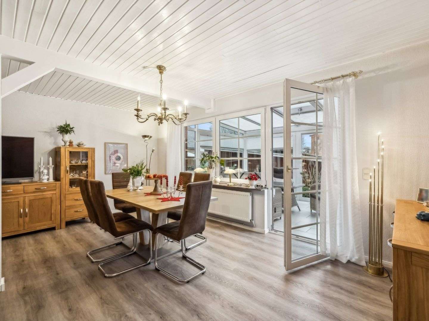 Immobilie in Loose - Gepflegtes Einfamilienhaus mit Wintergarten und pflegeleichtem Grundstück in ruhiger Lage in Loose - Bild 3