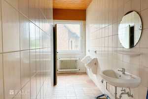 Arbeiten und Wohnen: Landhaus mit Produktionshallen und Spänesilo! – Borken (Kreis) – Vorschaubild 27