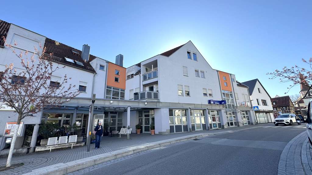 Immobilie in Ditzingen - Kapitalanlage oder Eigenheim: 1,5 Zimmer mit Aussicht - Bild 0