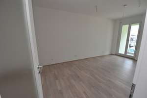 Attraktive 3-Zi.-Wohnung mit Einbauküche nahe U3, BMW & Olympiapark – Am Oberwiesenfeld 21, 80809 Am Riesenfeld, München – Vorschaubild 3