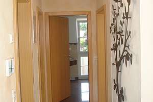 Geschmackvoll wohnen: 3-Zimmer-Wohnung mit EBK + Balkon + Garten – Schlesierstraße 20, 61267 Neu-Anspach – Vorschaubild 5