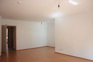 Sehr schöne 3-Zimmer-Wohnung in zentrumsnaher Lage – Charlottenstraße 85, 72764 Reutlingen-Mitte, Reutlingen – Vorschaubild 3