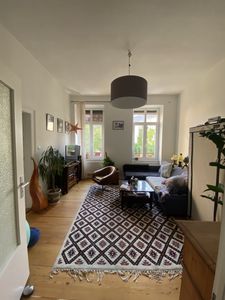 Charmante, lichtduchflutete 2-Zimmer Altbauwohnung im Johannesviertel