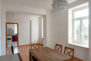 Cotta - vermietete 2-Zimmer-Etagenwohnung im sanierten Albau