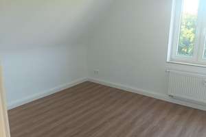 Sanierte 3-Zimmer-Etagenwohnung mit Einbauküche in Leverkusen – Hufer Weg 2, 51381 Lützenkirchen, Leverkusen – Vorschaubild 8