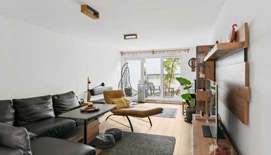 Bild von Stadtleben & Familienidylle vereint modernes Zuhause mit Garten