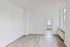 Sommer, Sonne, Sparen - 2 NKM FREI: Sanierte 2-Zimmer-Wohnung mit Wannenbad – Untere Lichtenplatzer Straße 69, 42289 Heckinghausen, Wuppertal – Vorschaubild 2